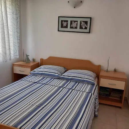 Knezak Mali Iž