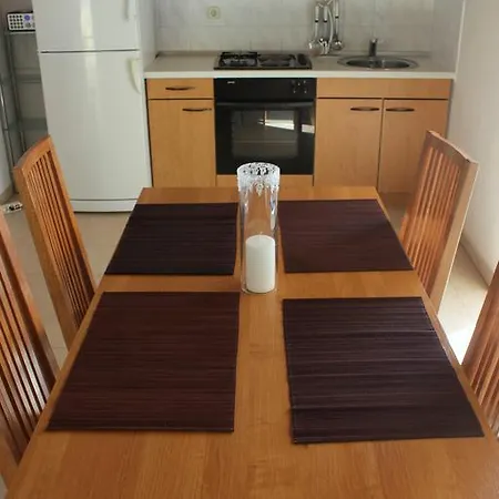Knezak * Mali Iž